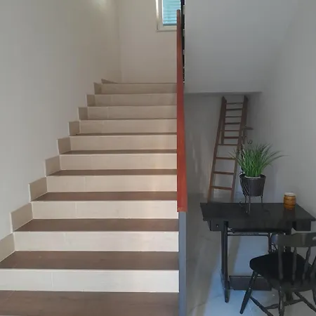 Dota Apartment